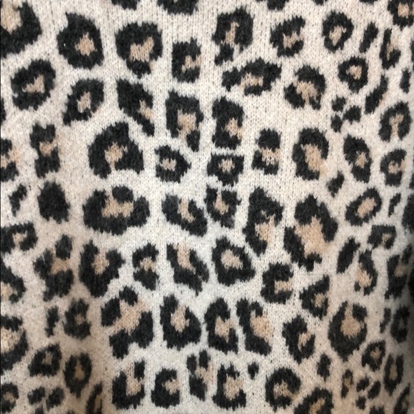 Gap cheetah / leopard print puff sleeve sweater - Picture 2 of 3